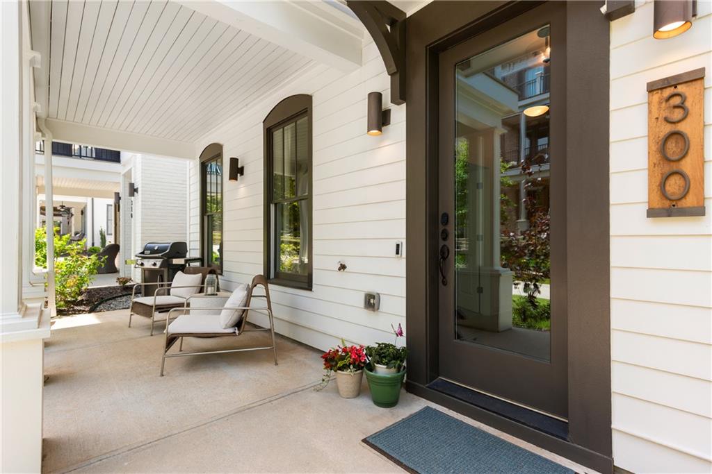 300 Villa Magnolia Lane