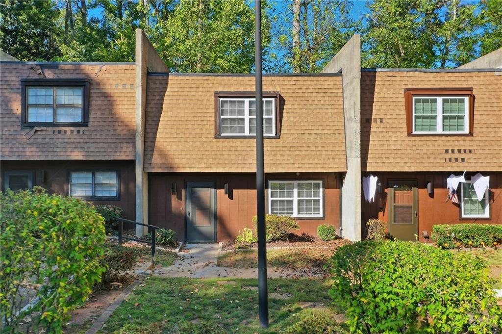 745 Cedar Pointe Court SW