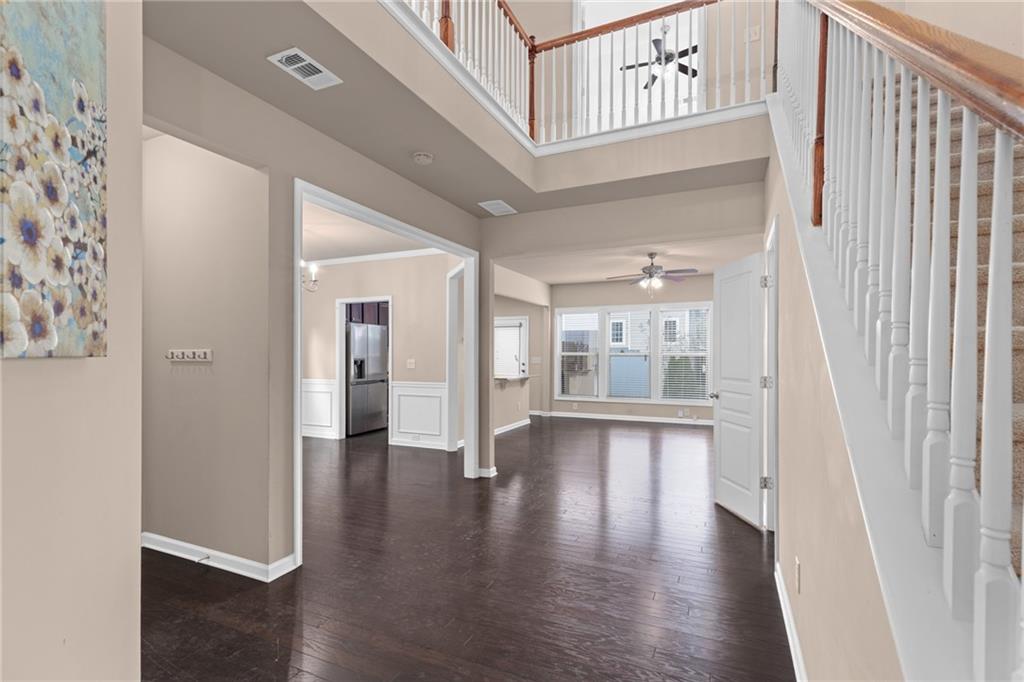 1212 Lake Point Way, Suwanee, Georgia image 4