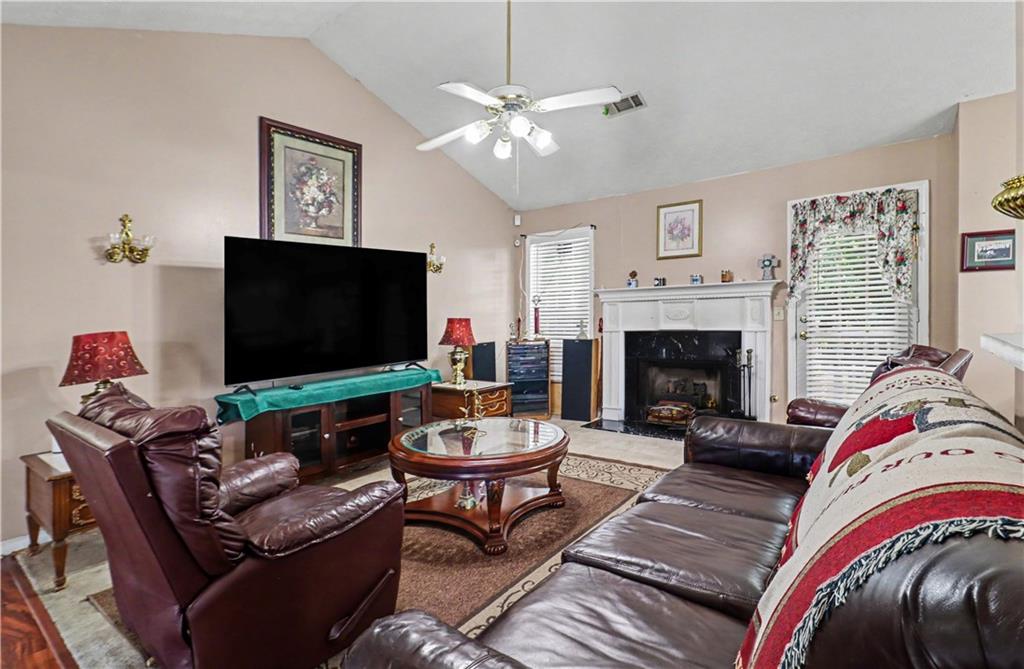 136 Harbour Lake Drive