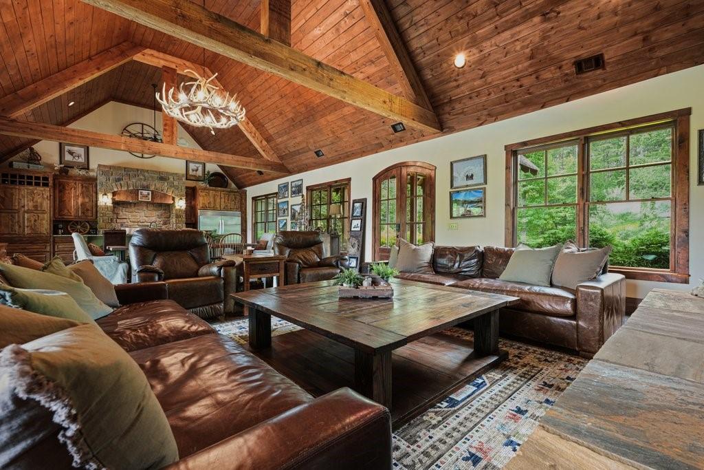 341 Blackberry Trail
