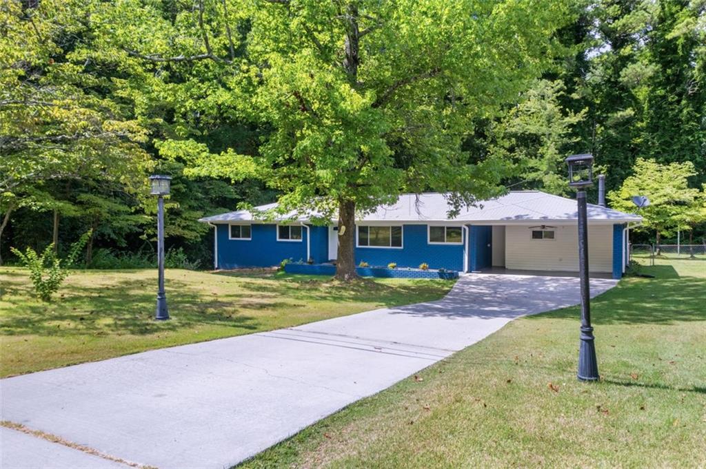 809 Shadybrook Drive NE
