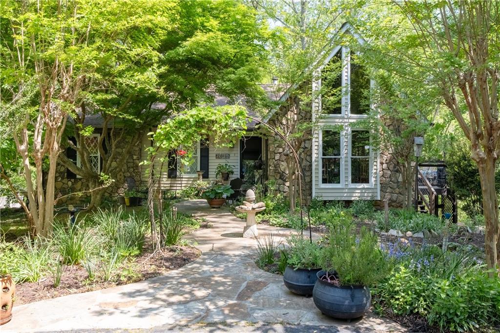 511 Oakdale Road