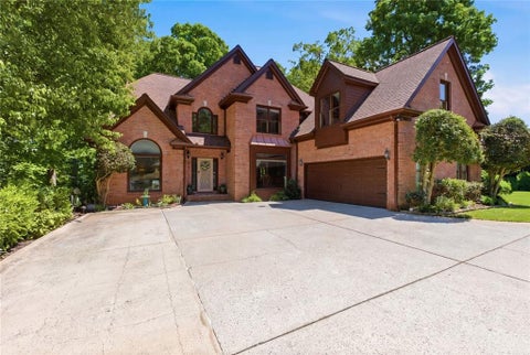 Homes For Sale - 8575 Anchor On Lanier Court<br/> Gainesville, GA 30506