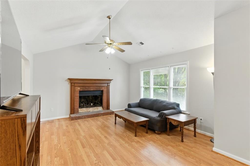 21 Whistle Stop Drive SW