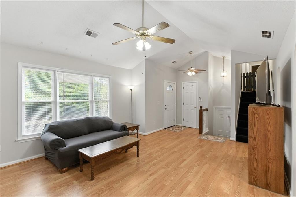 21 Whistle Stop Drive SW