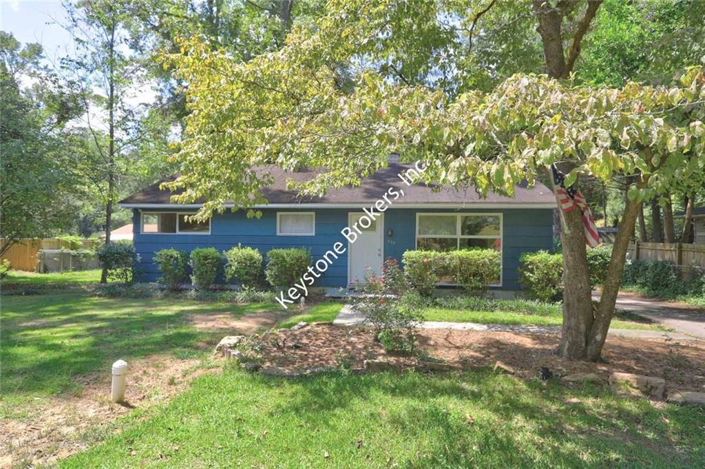 This charming single-family home at 604 Hale Ave in Griffin offers 3 bedrooms and 1 bath. Comfortable living starts with the full kitchen and in-unit washer & dryer; cooling and heating are handled with central air and forced air systems for your convenience. Step outside to your fenced backyard, tucked on a quiet street, yet just minutes from Downtown Griffin, so you get the best of peace and accessibility. Pets are welcome (cats & dogs), making this home a great match for your whole family. This home won't stay open long—schedule your tour today and see why 604 Hale Ave might be the next home for you.