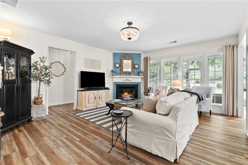 912 Santa Anita Drive, Woodstock, Georgia image 9