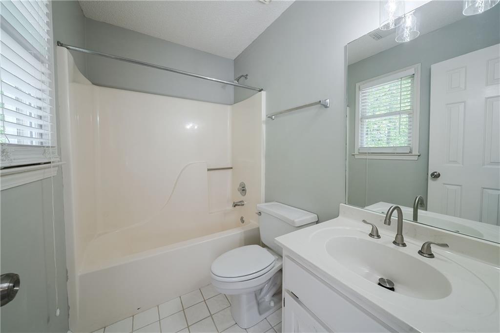 4320 Royal Mustang Way, Snellville, Georgia image 20