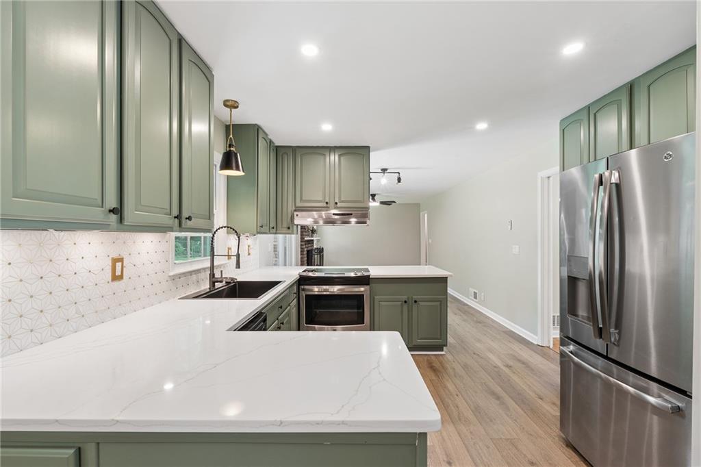 536 Rimrock Trail