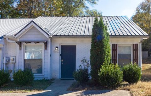 Townhouse For Sale - 8662 Ashley Way<br/> Douglasville, GA 30134