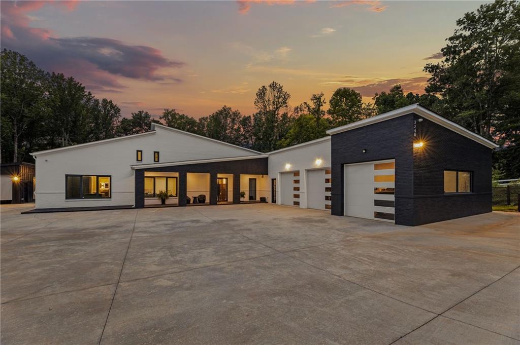 3240 Smithtown Road