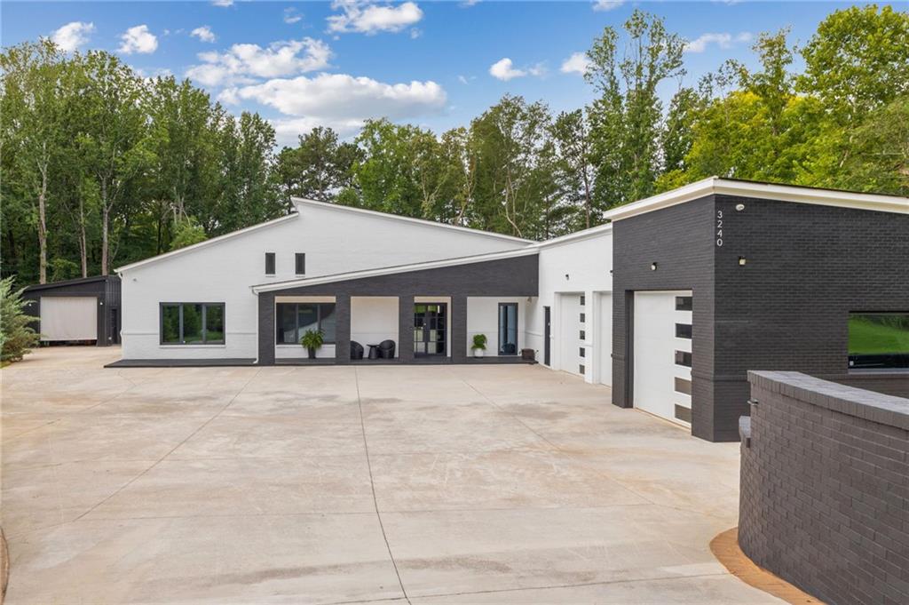 3240 Smithtown Road