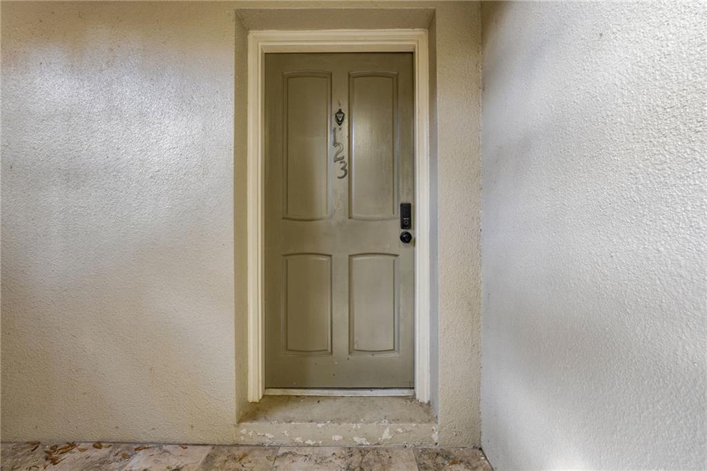 123 Maison Place NW