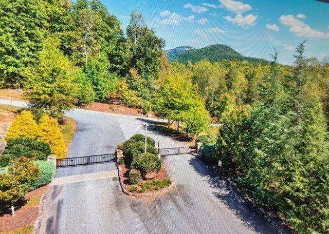 655 Mountainside Drive