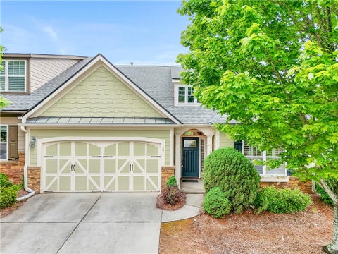 Townhouse For Sale - 2385 Callaway Court<br/> Cumming, GA 30041