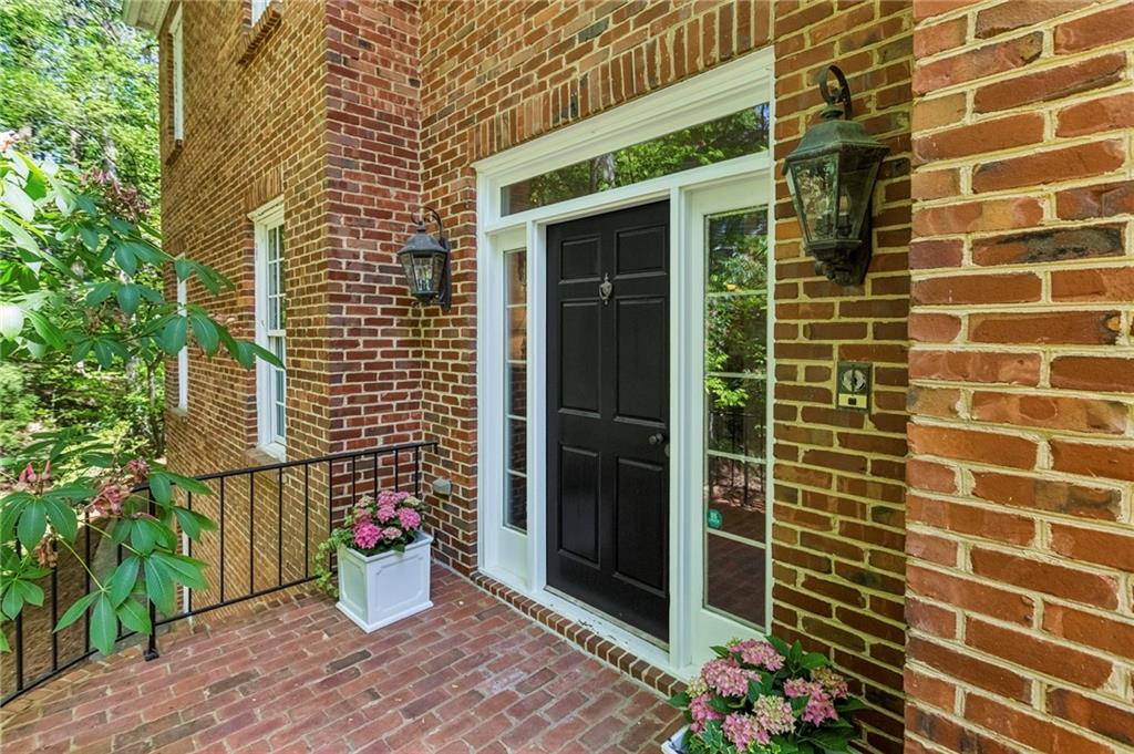 10 Albemarle Drive NW