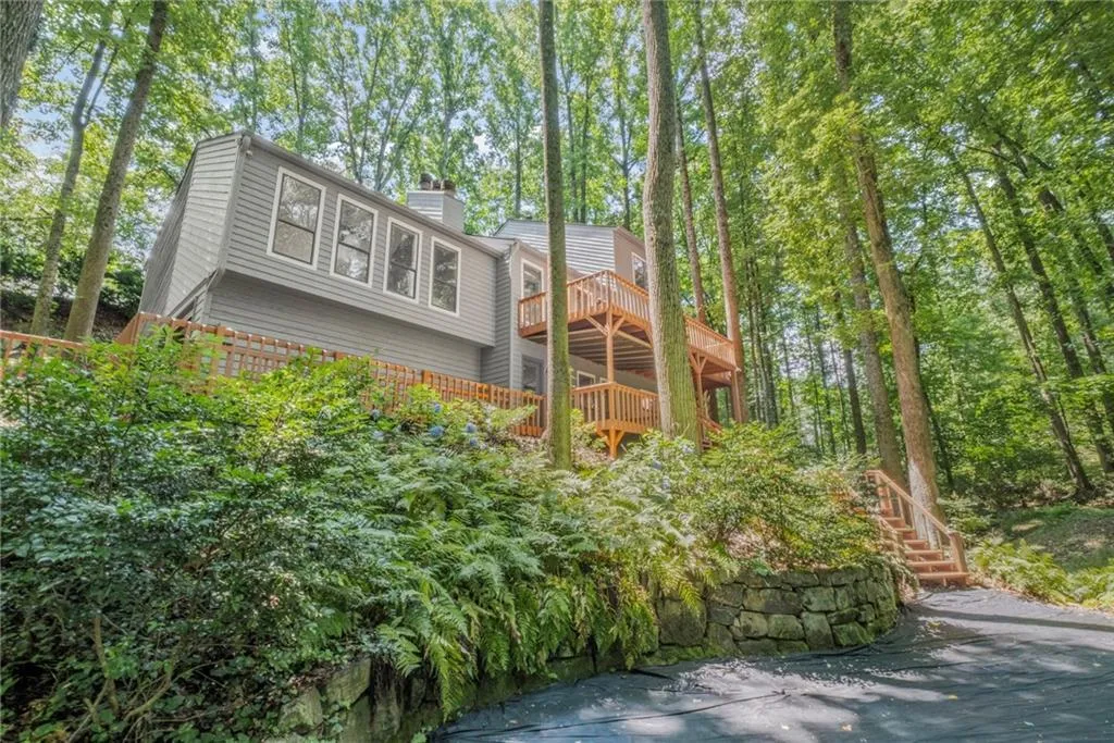 Marietta, Georgia 30068, United States, 4 Bedrooms Bedrooms, ,4 BathroomsBathrooms,Residential,Active,151115