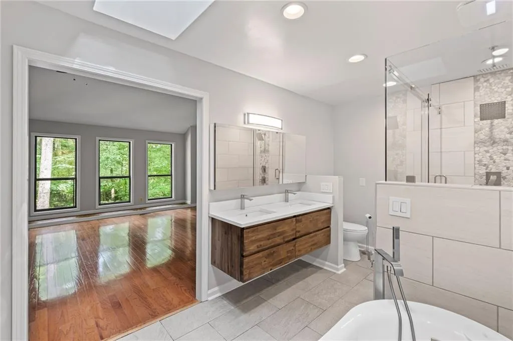 Marietta, Georgia 30068, United States, 4 Bedrooms Bedrooms, ,4 BathroomsBathrooms,Residential,Active,151115