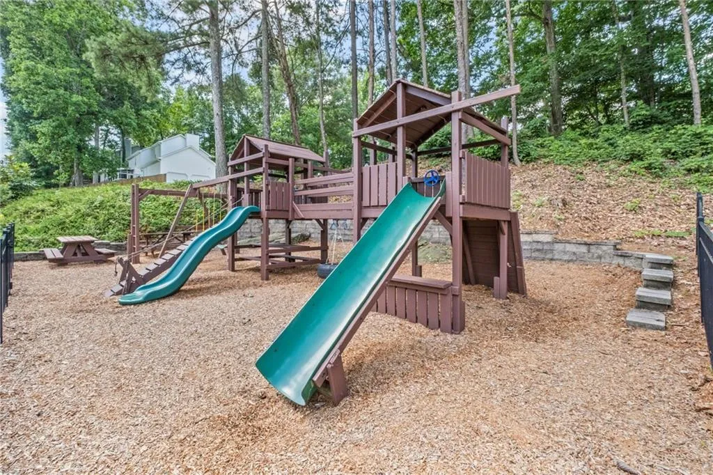 Marietta, Georgia 30068, United States, 4 Bedrooms Bedrooms, ,4 BathroomsBathrooms,Residential,Active,151115