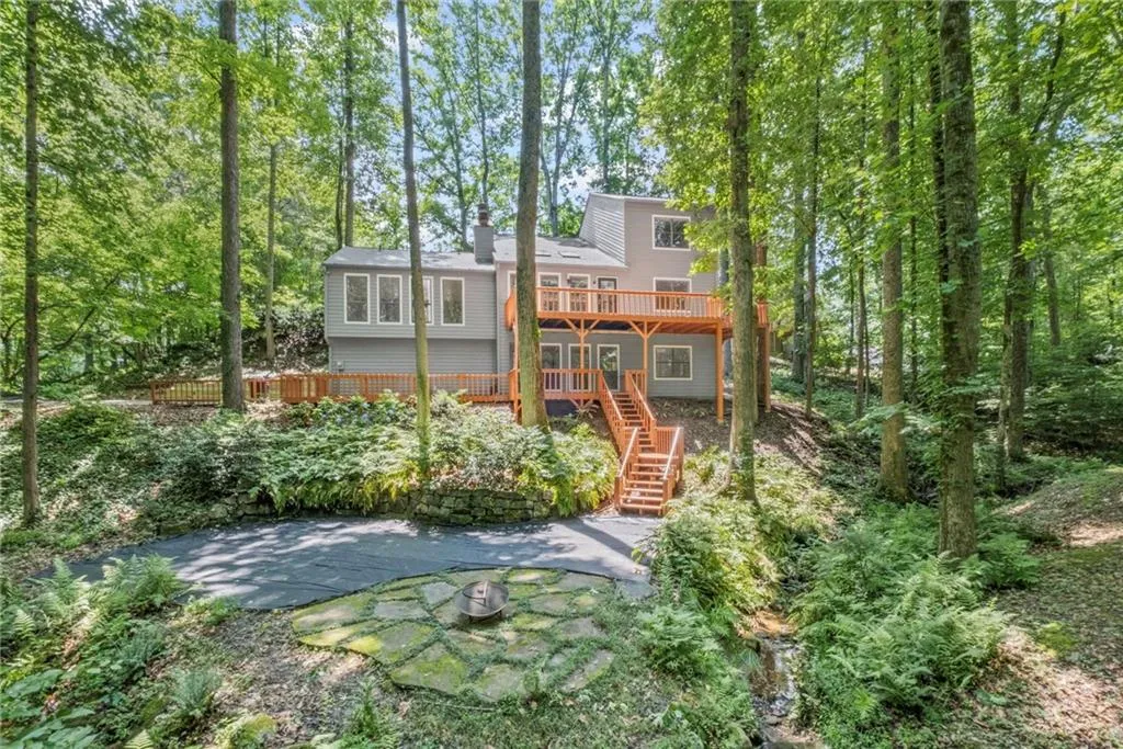 Marietta, Georgia 30068, United States, 4 Bedrooms Bedrooms, ,4 BathroomsBathrooms,Residential,Active,151115