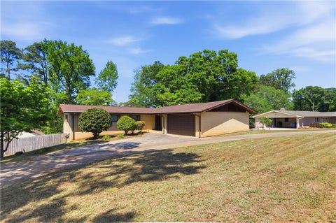 Homes For Sale - 2989 Beechwood Drive<br/> Douglas County, Lithia Springs, GA 30122