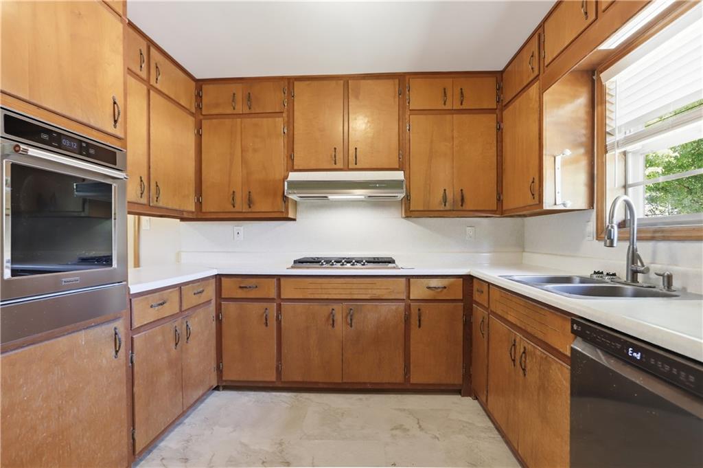 2989 Beechwood Drive