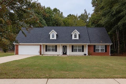 Homes For Sale - 316 Cobb Court<br/> Henry County, Hampton, GA 30228