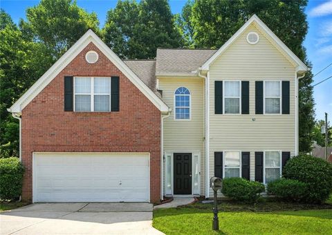 Homes For Sale - 5487 Walnut Lane<br/> Stonecrest, GA 30038