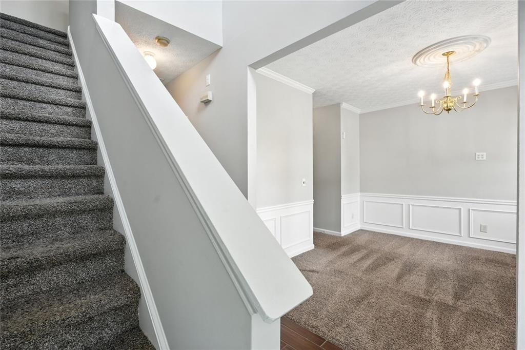 5487 Walnut Lane