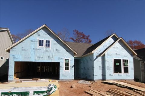 A home in Flowery Branch