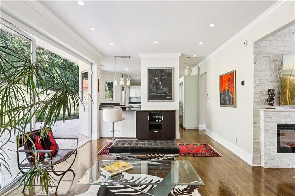 1165 E Beechwood Drive NW