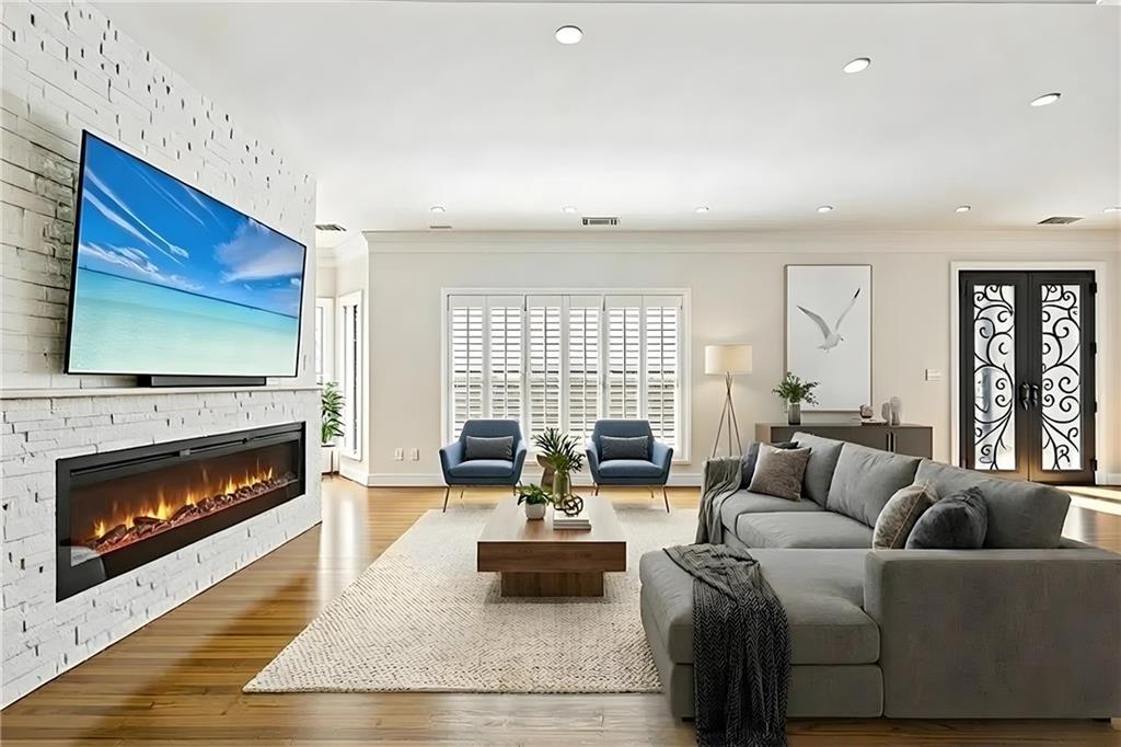 1165 E Beechwood Drive NW