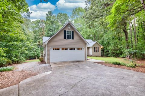 A home in Hoschton