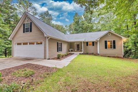 A home in Hoschton