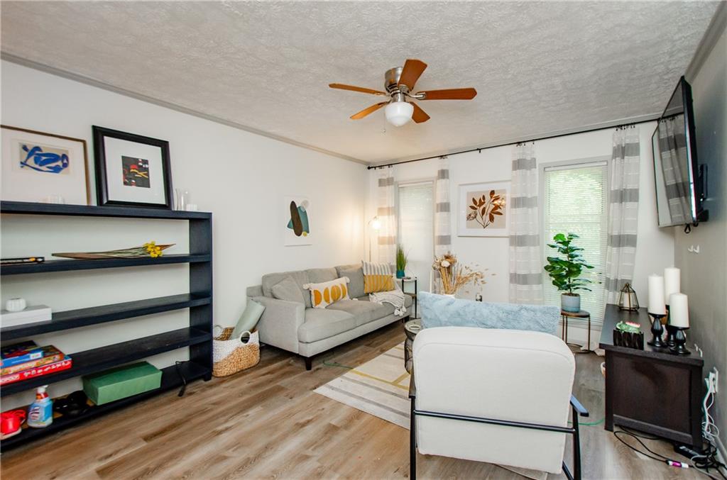 5157 Roswell Road 2