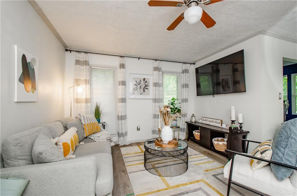 5157 Roswell Road 2