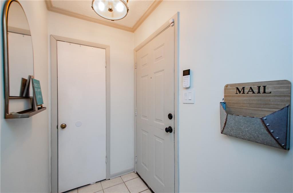 5157 Roswell Road 2