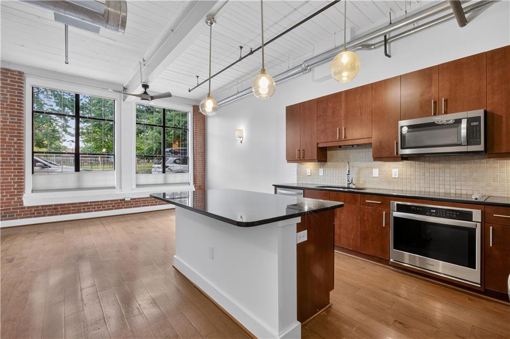 1261 Caroline Street NE 110