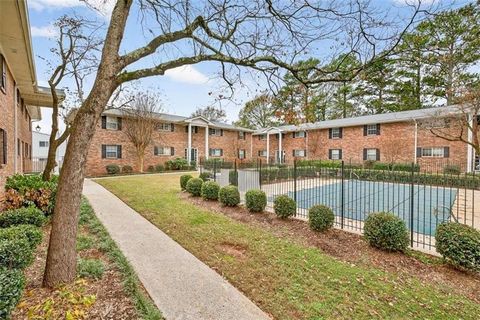 Photo of 315 Hilderbrand Drive #B4, Sandy Springs, GA 30328 (MLS # 7690408)