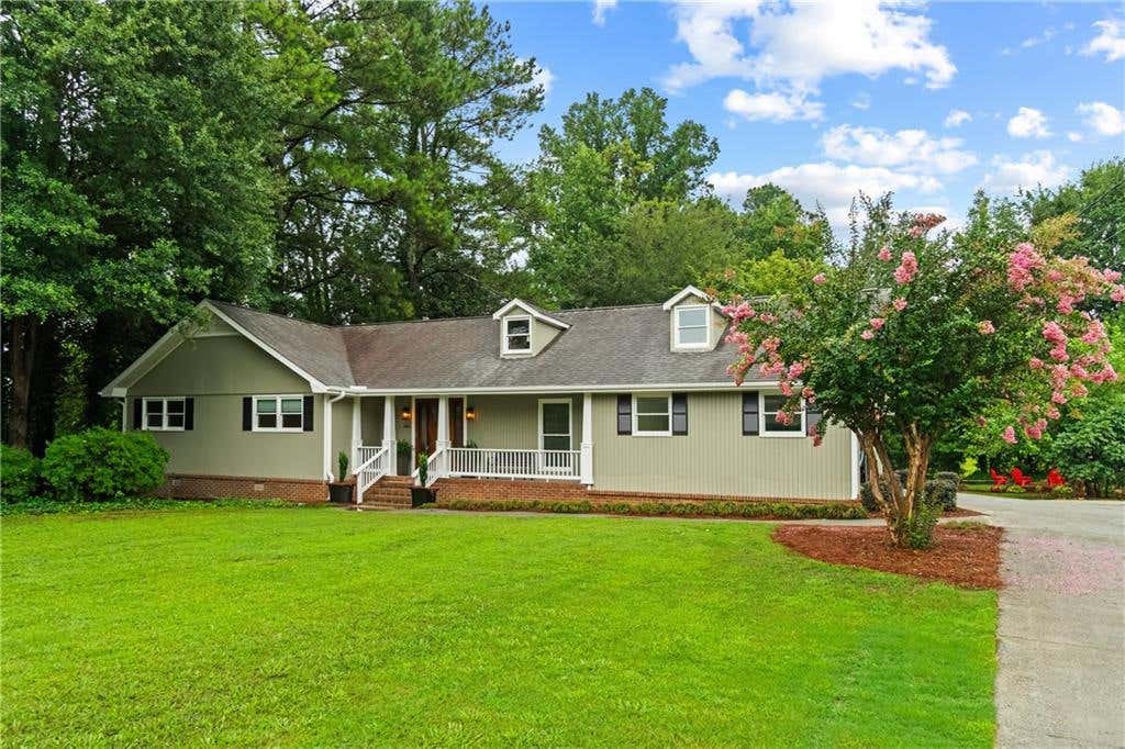 Photo of 657 Cole Drive SW, Lilburn, GA 30047 (MLS # 7808533)