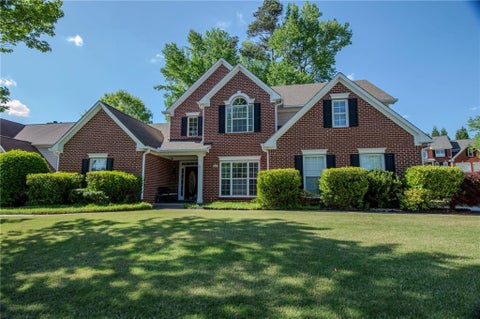 Homes For Sale - 602 Garnet Court<br/> Canton, GA 30114