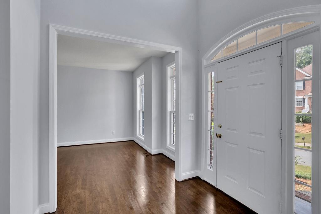 356 Mccook Circle NW