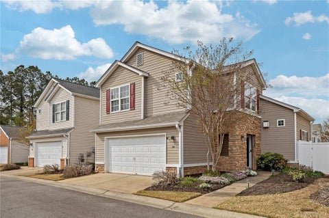Homes For Sale - 194 W Oaks Place<br/> Cherokee County, Woodstock, GA 30188