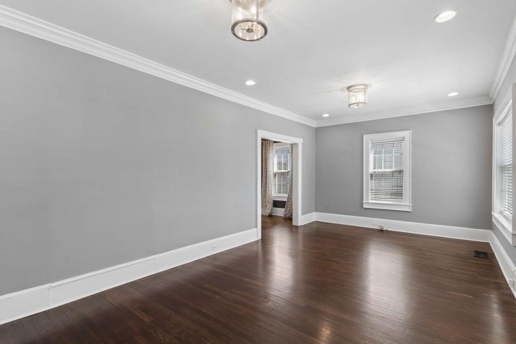 547 Parkway Drive NE