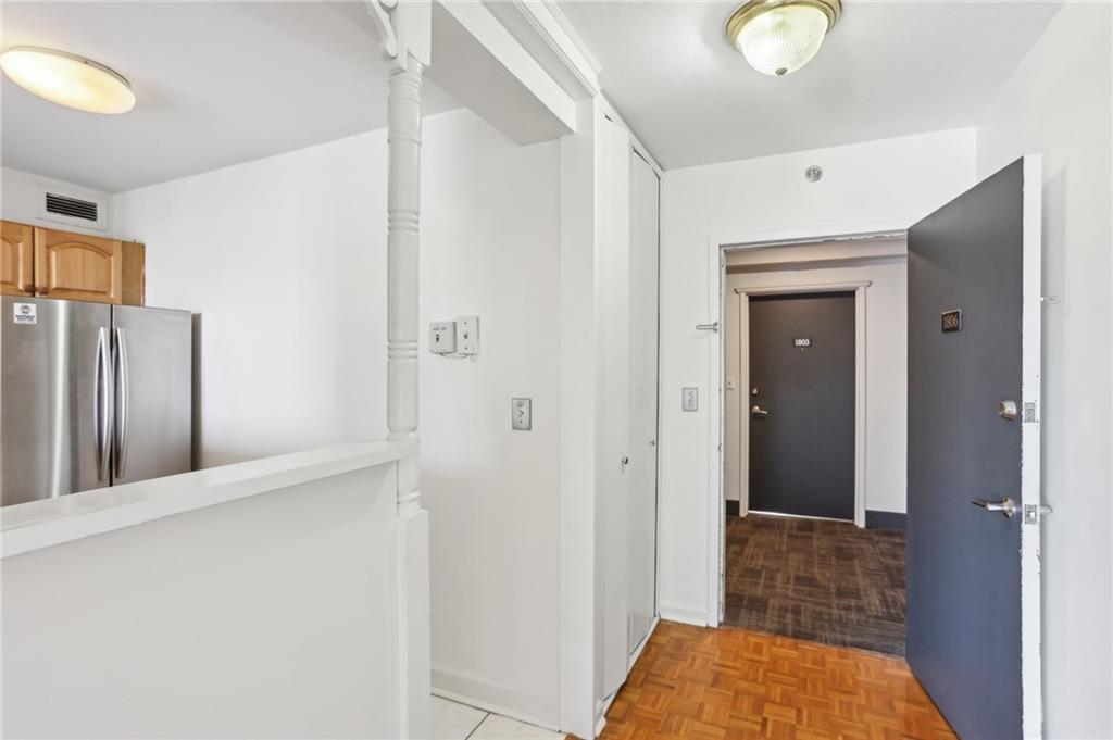 620 Peachtree Street NE 1806