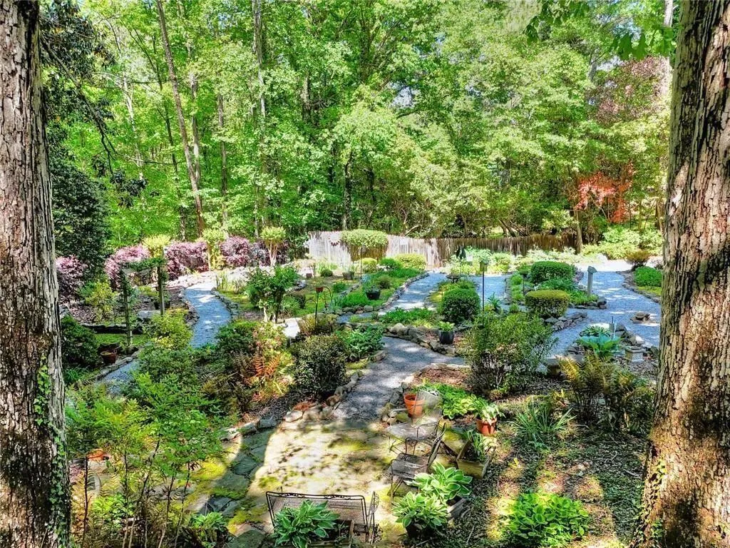 Lilburn, Georgia 30047, United States, 4 Bedrooms Bedrooms, ,5 BathroomsBathrooms,Residential,Active,204574