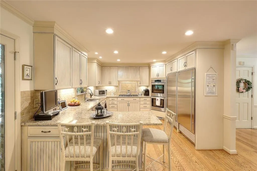 Lilburn, Georgia 30047, United States, 4 Bedrooms Bedrooms, ,5 BathroomsBathrooms,Residential,Active,204574