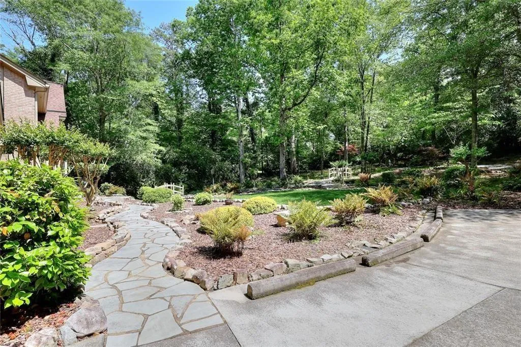 Lilburn, Georgia 30047, United States, 4 Bedrooms Bedrooms, ,5 BathroomsBathrooms,Residential,Active,204574