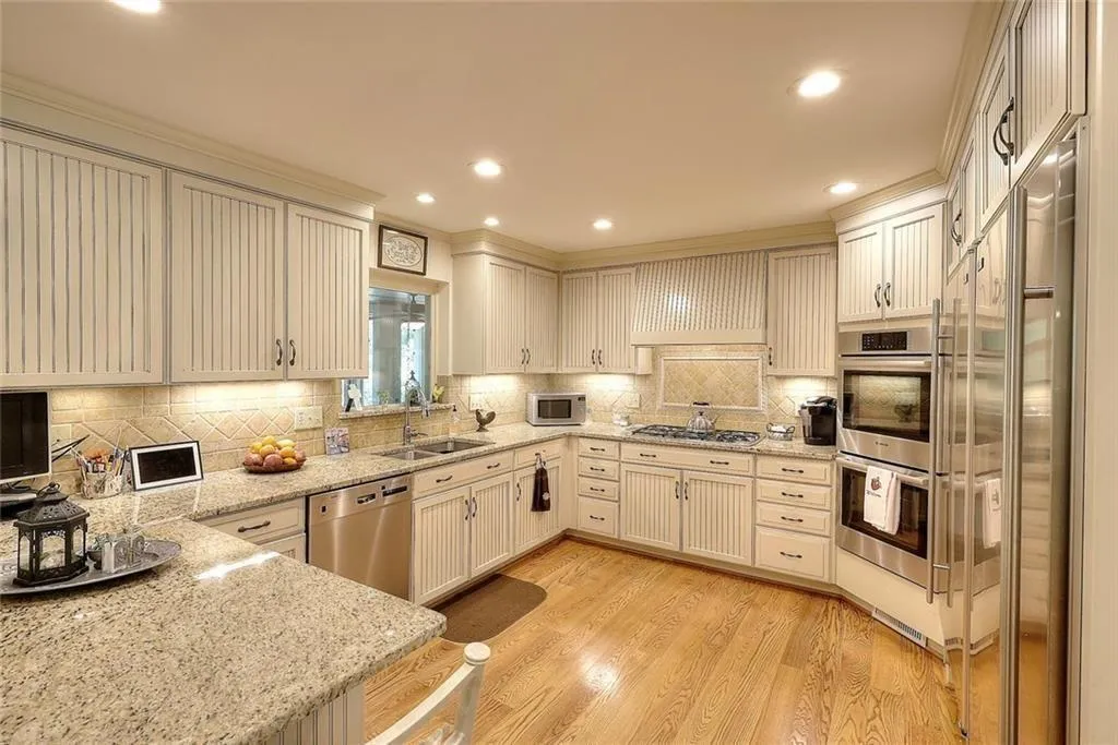 Lilburn, Georgia 30047, United States, 4 Bedrooms Bedrooms, ,5 BathroomsBathrooms,Residential,Active,204574